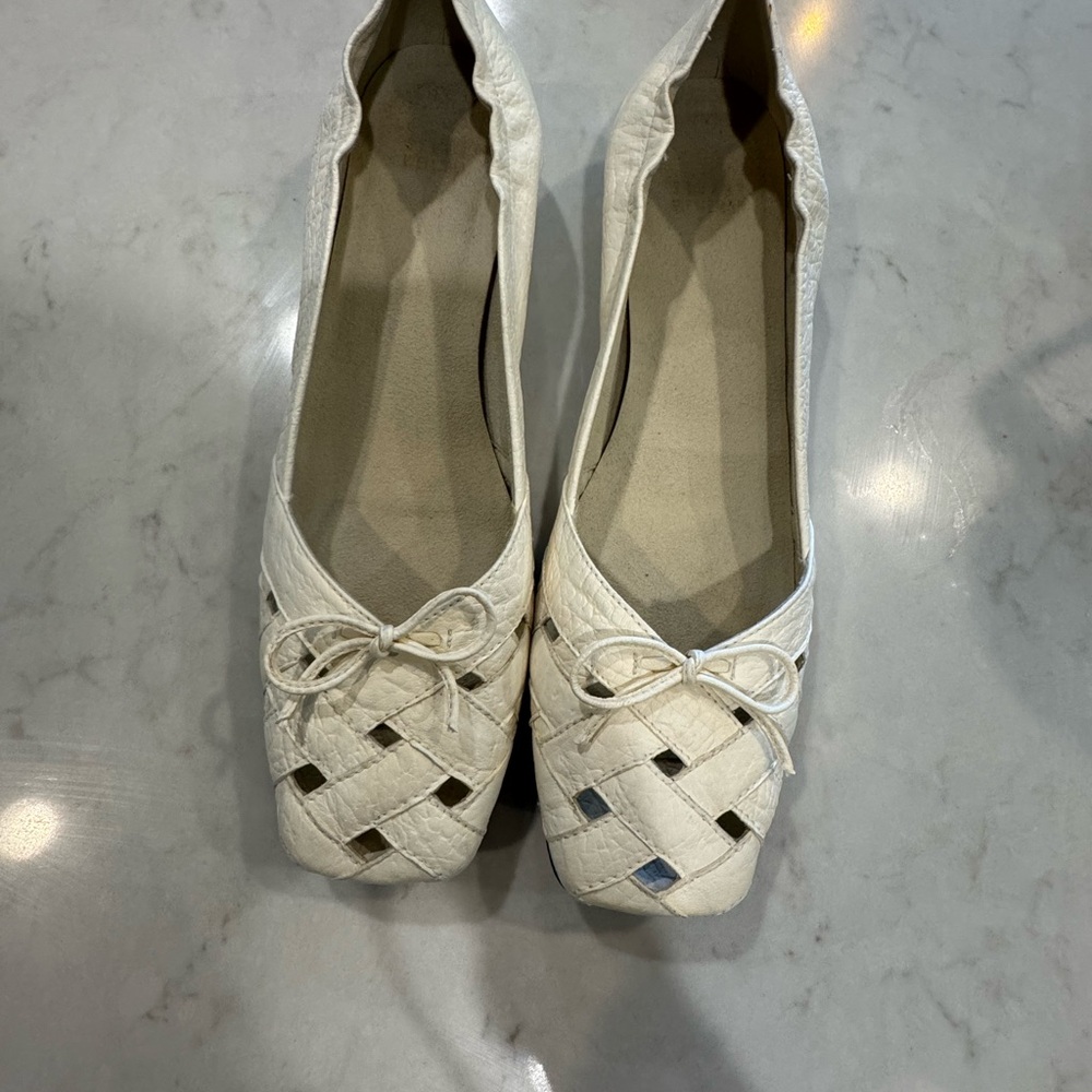 Stuart Weitzman - Never Worn Elegant White Woven Flats